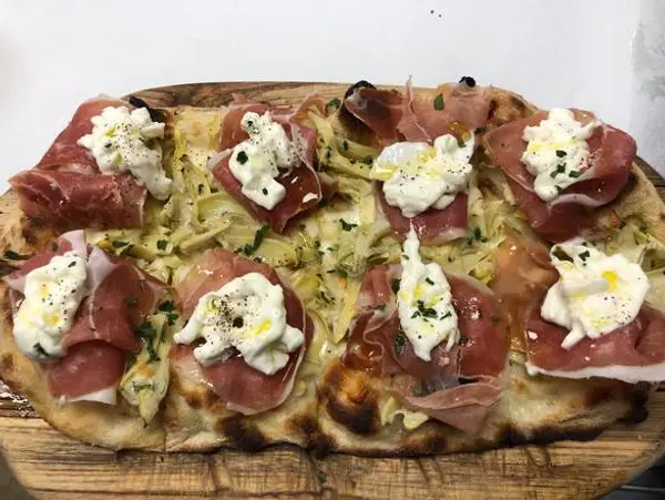 bottega - Prosciutto e Burrata Pizza