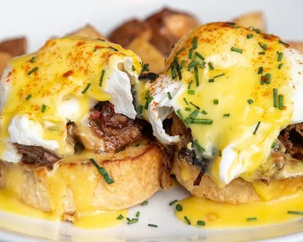 bread-and-ink-cafe - Brisket Benedict