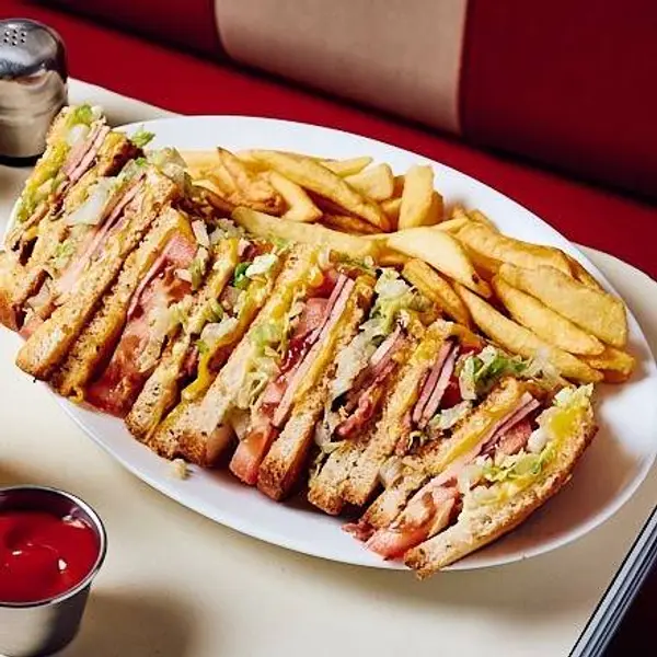 breakfast-in-america-marais - BIA Club sandwich