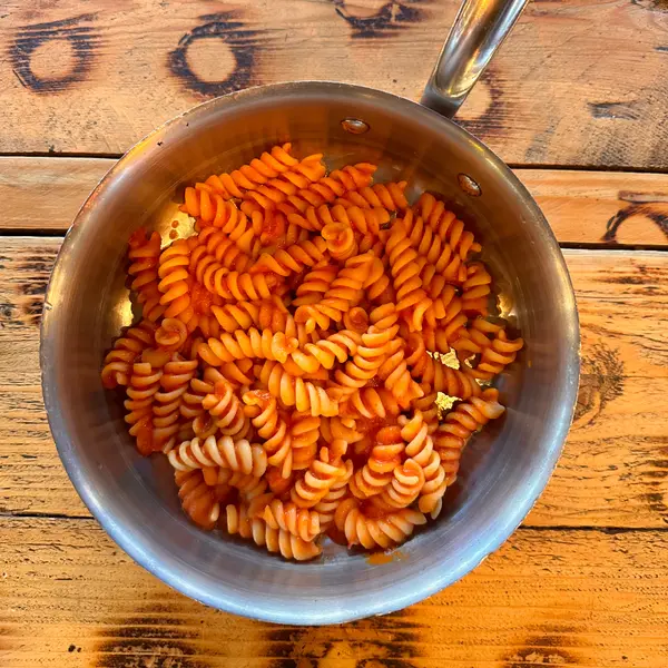 broadway-caffe - Pasta Pomodoro San Marzano (V)