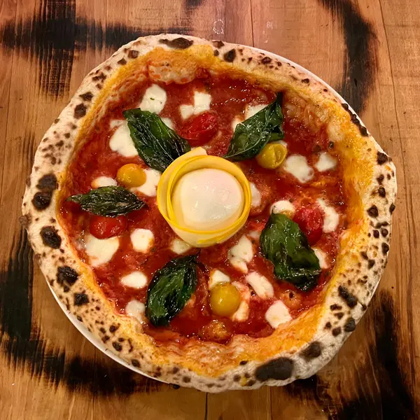 manhattan-terrazza - Pizza Burratissima (V)