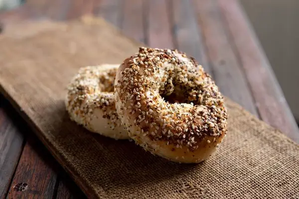 brooklyn-bagel-bakery - Everything Bagel