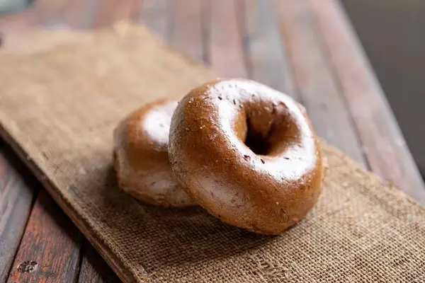 brooklyn-bagel-bakery - Pumpernickel Bagel