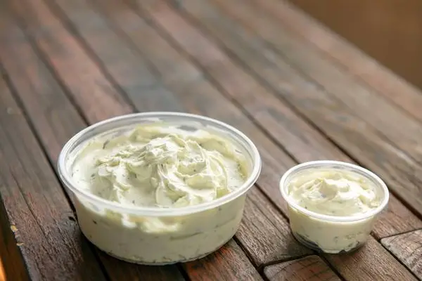 brooklyn-bagel-bakery - Cream Cheese with Herbs