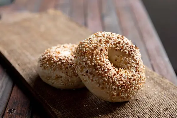 brooklyn-bagel-bakery - Garlic Bagel