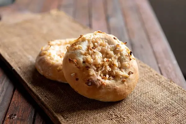 brooklyn-bagel-bakery - Bialy Bagel