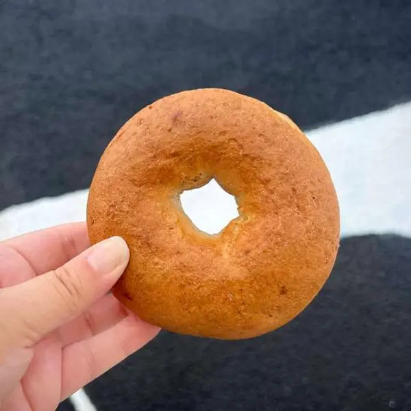 brooklyn-bagel-bakery - Gluten-Free Plain Bagel