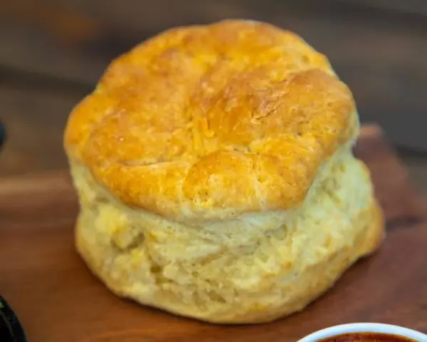 bruces-bbq - Buttermilk Biscuit