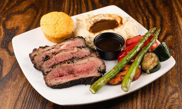 buckhorn-bbq-grill - Char-Roasted Tri Tip Platter