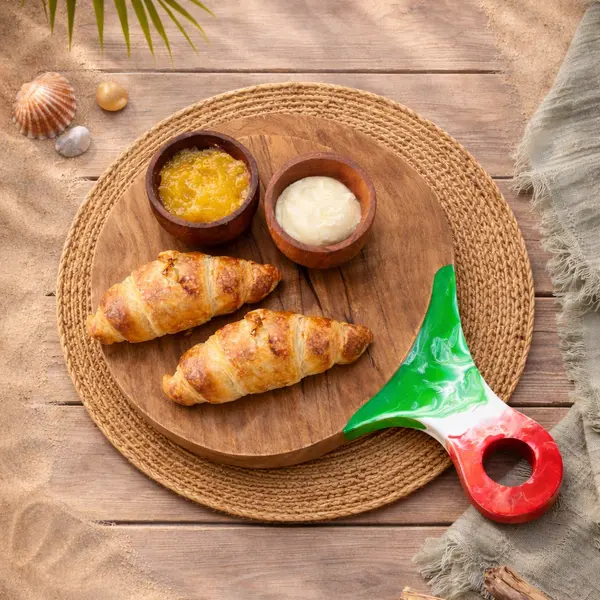 buddha-beachclub - croissant or bread