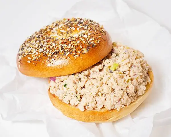 bullseye-bagels-by-cafe-encore - Tuna Salad Bagel