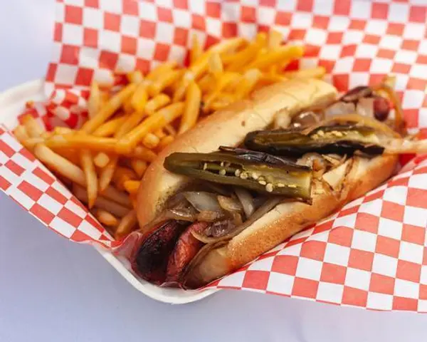 buns-on-the-run - Veggie Dog With Chessy Fries