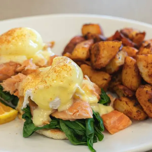 cadillac-cafe - Smoked Salmon Benedict