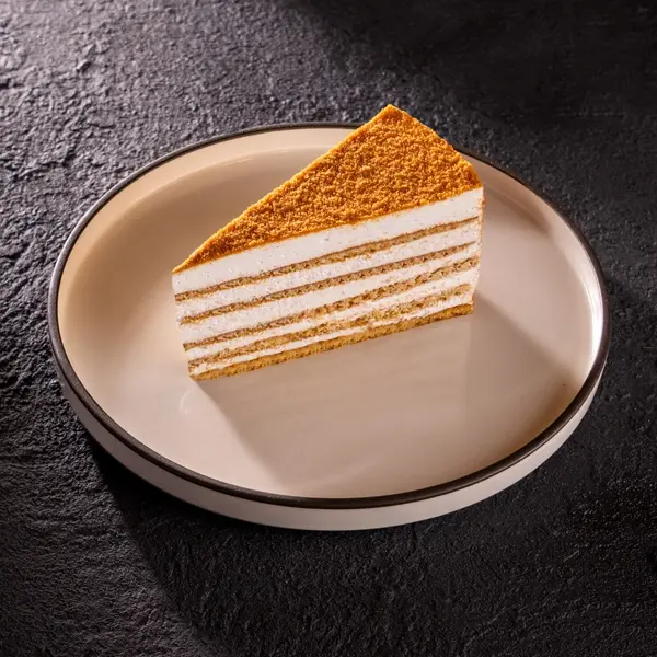 caf-cafe-sharjah - Honey Cake