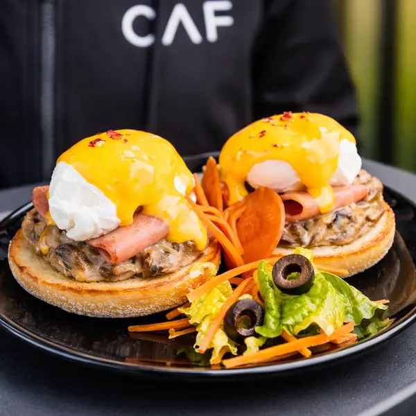 caf-cafe - Egg Benedict