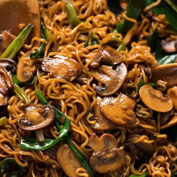 cafe-chai-tapri - MUSHROOM NOODLES