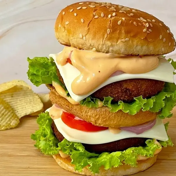 cafe-chai-tapri - DOUBLE TIKKI CHEESE BURGER