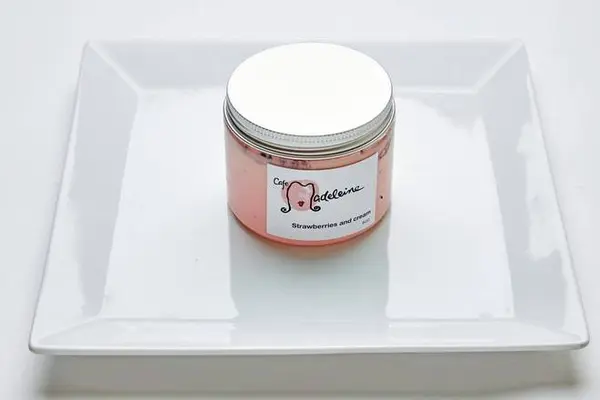 cafe-madeleine - Strawberries & Cream in a jar