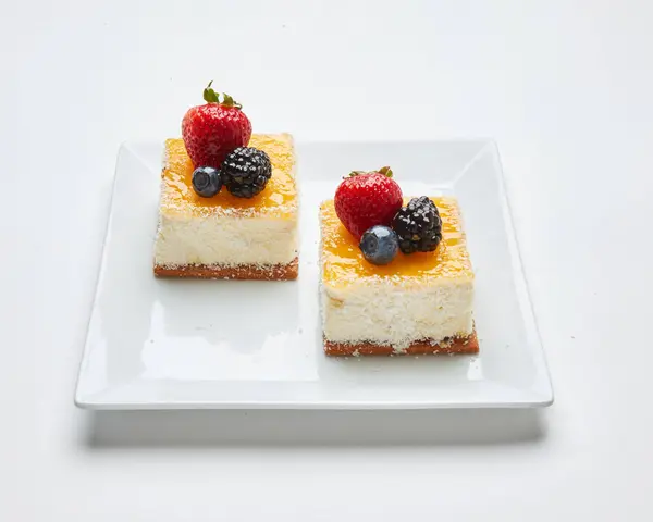 cafe-madeleine - Pineapple-Coconut Cake