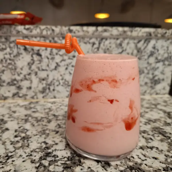cafe-stone - Strawberry Smoothie