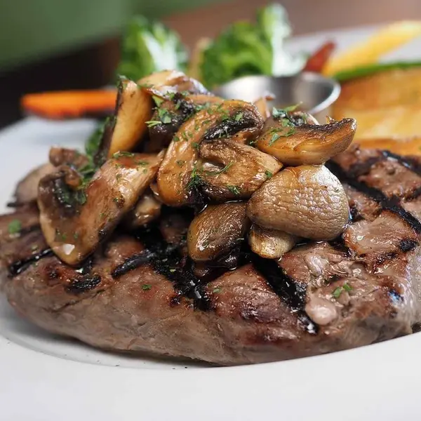 caffe-poliziano - Beef fillet with  Porcini and mixed wood mushrooms 