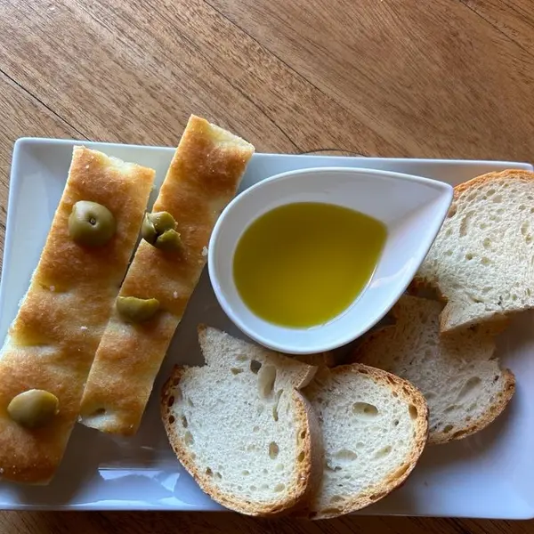 caffe-poliziano - Entrée with vegan EVO oil, Tuscan bread and focaccia with our own olives (x2 people)