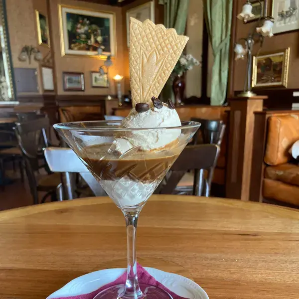 caffe-poliziano - Affogato de café con helado de avellanas (D, E)