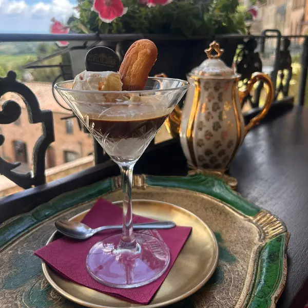 caffe-poliziano - Affogato al Caffè con gelato fiordilatte (D, E)