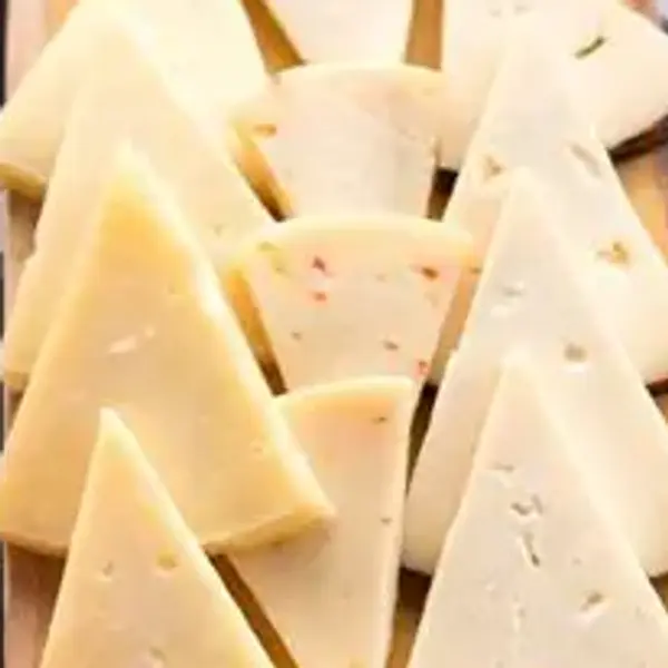 caffe-poliziano - Selezione di pecorini di Pienza serviti con confetture e miele (D,E) pv