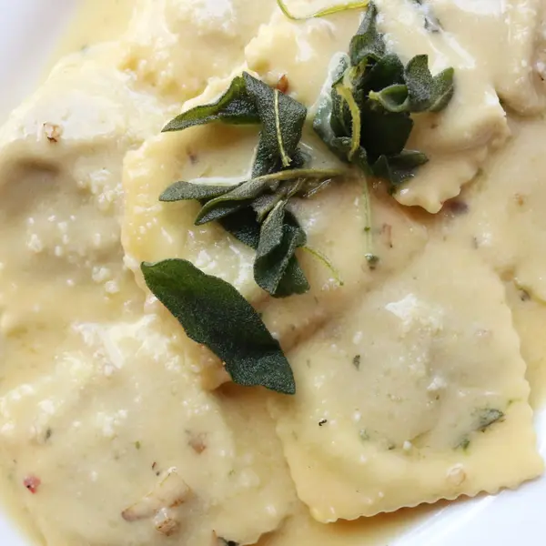caffe-poliziano - Maremma ravioli with ricotta and spinach served with butter and sage (A,B,D,I)