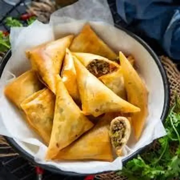 cannoneers-coffee - Chicken Samosa