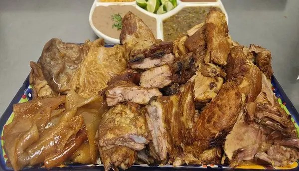 carnitas-el-rincon - 30 Personas / 30 People