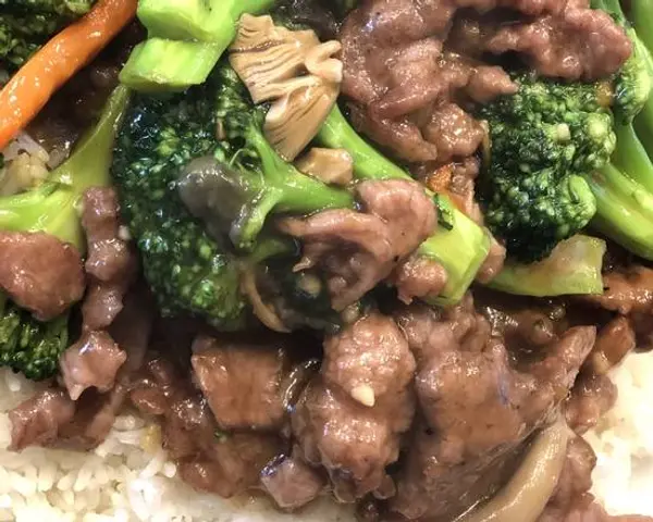 cheung-hing-restaurant - Beef with American Broccoli Over Rice