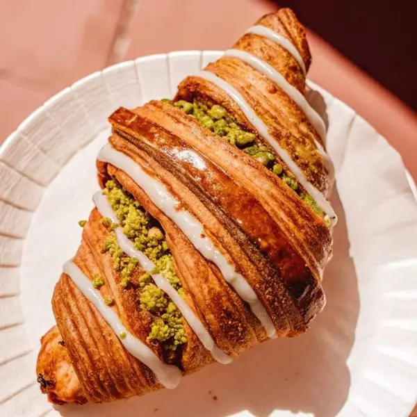 choco-choo-express - Pistachio Croissant
