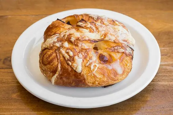 cinderella-bakery-cafe - Ham n' Cheese Croissant