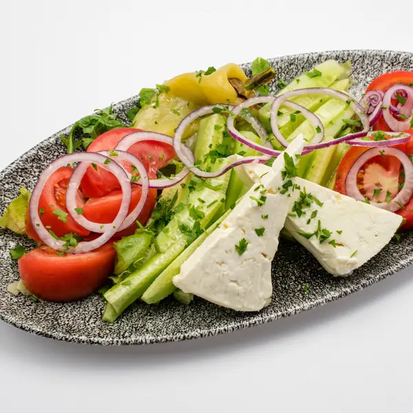 concept-food-cafe-bar - Традиционална салата