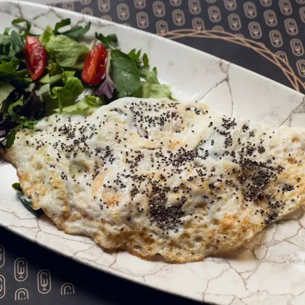 concept-food-cafe-bar - Protein omelette