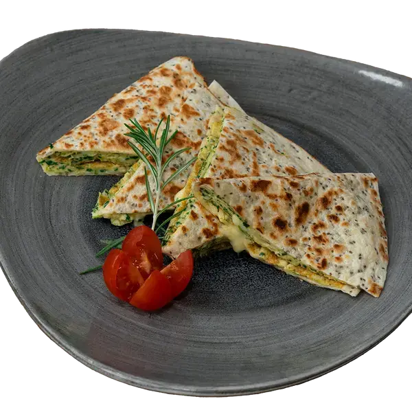 concept-food-cafe-bar - Mini quesadillas with egg and spinach (500 Calories)