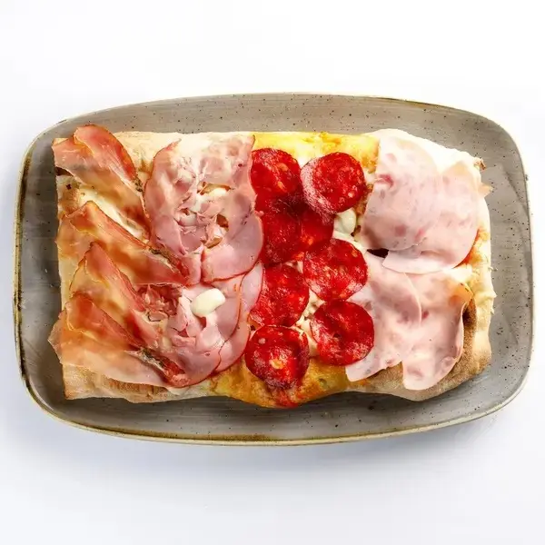 concept-food-cafe-bar - Кватро салами