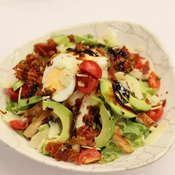 concept-food-cafe-bar - Кето салата