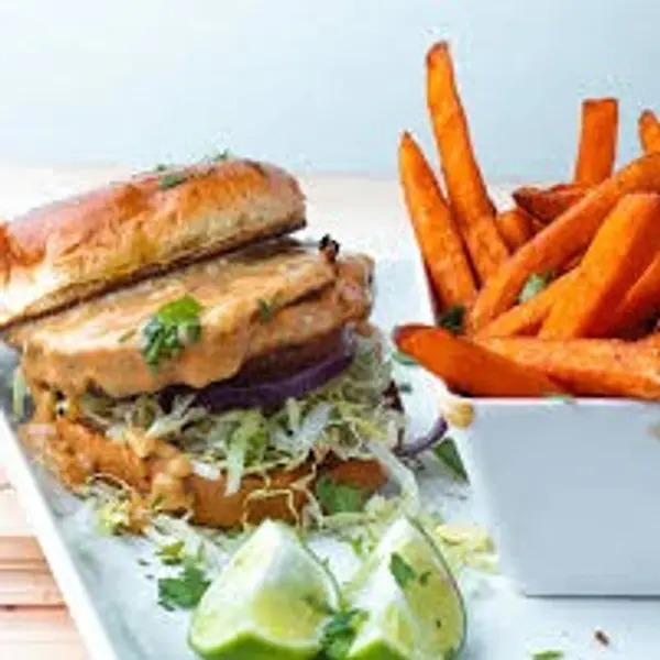 connys-hotel - Salmon Burger