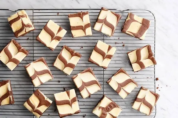 corner-bakery-cafe - Cream Cheese Brownie