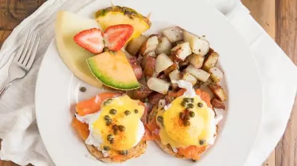 crepes-on-cole - Salmon Benedict