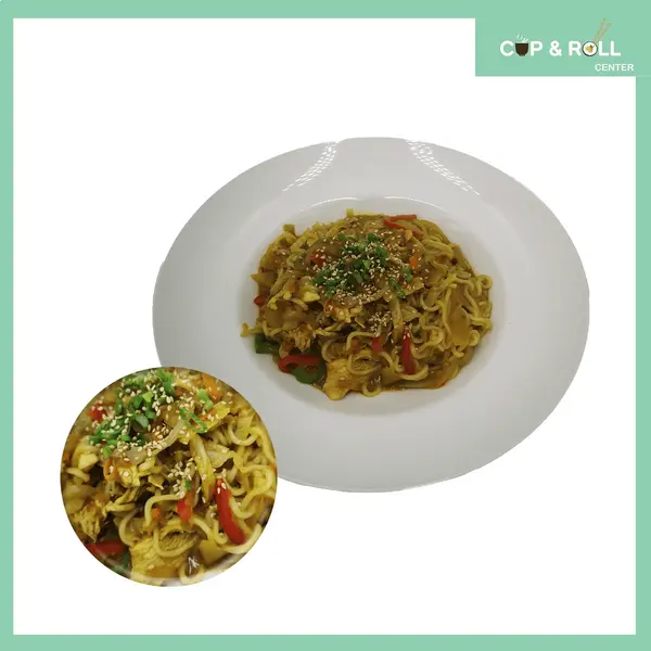 cuproll-center-korean-restaurant - Пържен рамьон с пилешко месо и къри сос