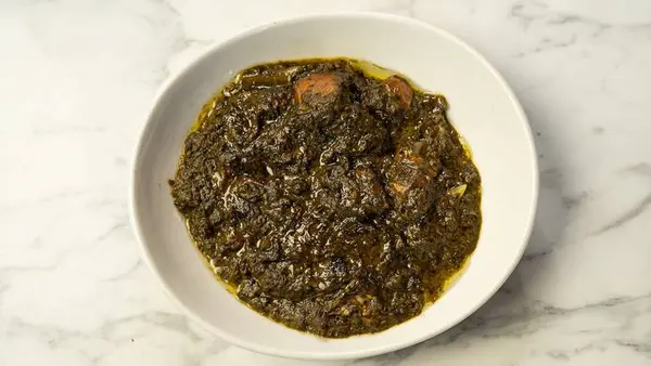 curry-up-now - Saag Chicken Entrée