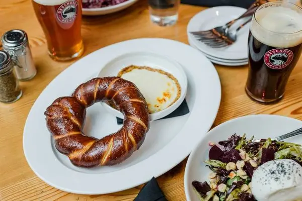 deschutes-brewery-portland-public-house - IPA Pretzel