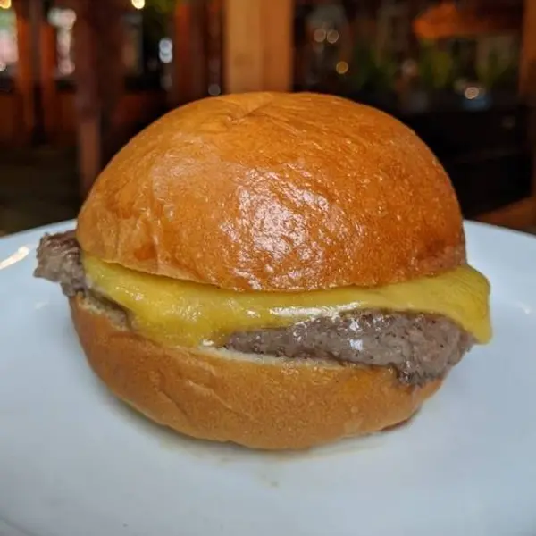 deschutes-brewery-portland-public-house - Kids Cheeseburger