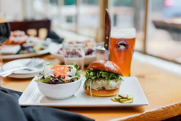 deschutes-brewery-portland-public-house - Elk Burger