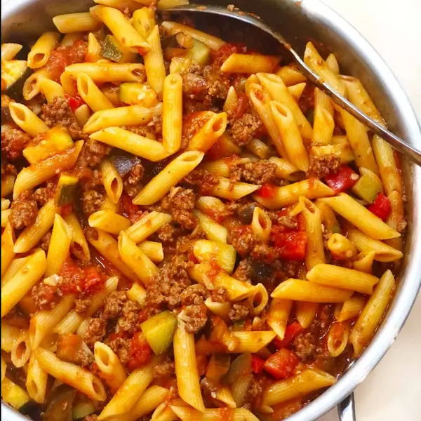 divine-kitchen-tz - Beef & Vegetable Pasta