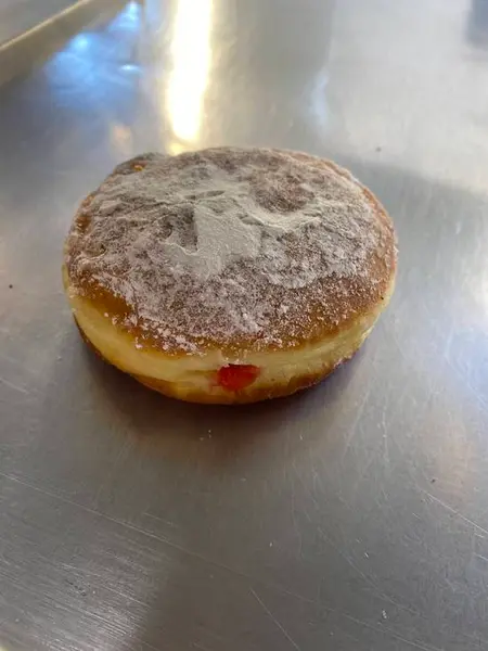 donut-king - Strawberry filling donut